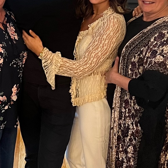 Lace top with tie front - Picture 3 of 4